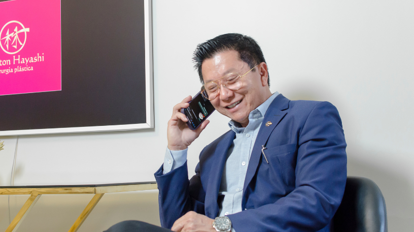 Dr. Milton Seigi Hayashi explica como a otoplastia pode melhorar a autoconfiança e o bem-estar pessoal.