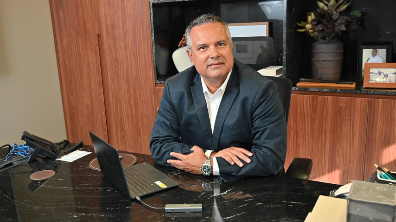 Na indústria pesada, a engenharia aplicada é essencial para integrar eficiência operacional, segurança técnica e continuidade produtiva, como explica Elmar Juan Passos Varjão Bomfim.