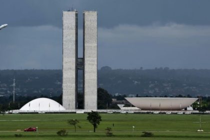 Ministros aceleram entregas antes de deixar o governo: estratégia política e impactos na gestão pública