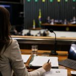 O Desafio da Representação Feminina na Política e a Evolução Democrática