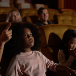 Dia do Cinema Brasileiro: onde assistir filmes nacionais de graça e por que isso importa agora