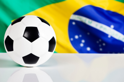 Galvão Bueno bate recorde histórico de narrações em Copas do Mundo